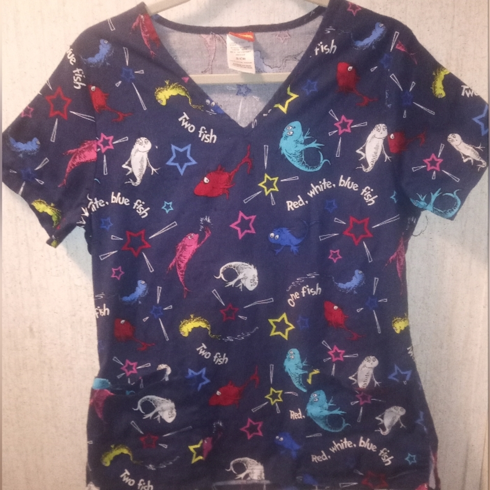 Dr. Seuss One Fish Two Fish Red Fish Blue Fish Navy Blue 3 Pocket Scrub Top M